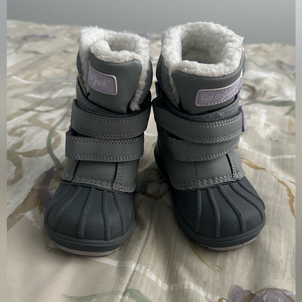 Cat&Jack snow boots for toddler